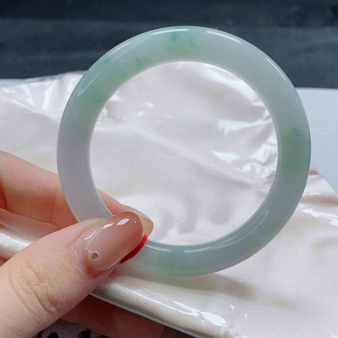 【闪购商品】未镶嵌手镯（圆镯）翡翠446号