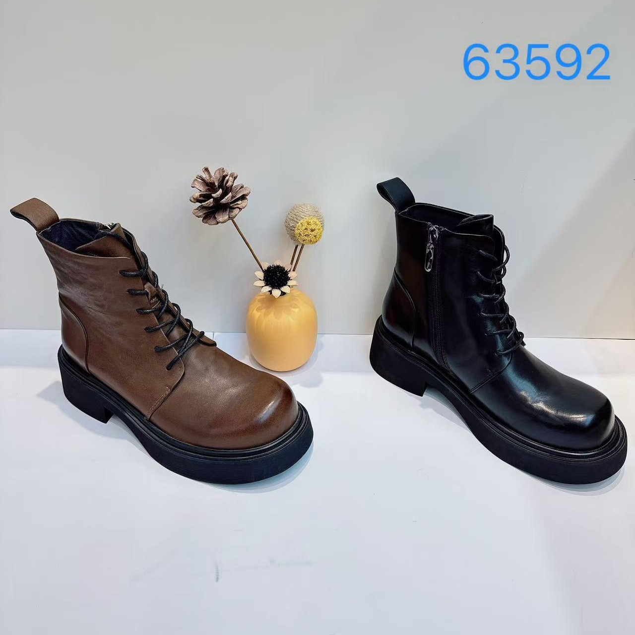 漫步佳人高定黑标马丁靴胎牛皮时尚单靴