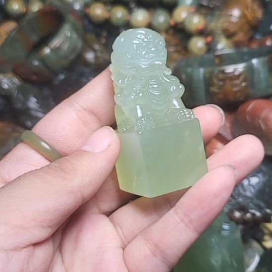 蛇纹石玉未镶嵌挂件