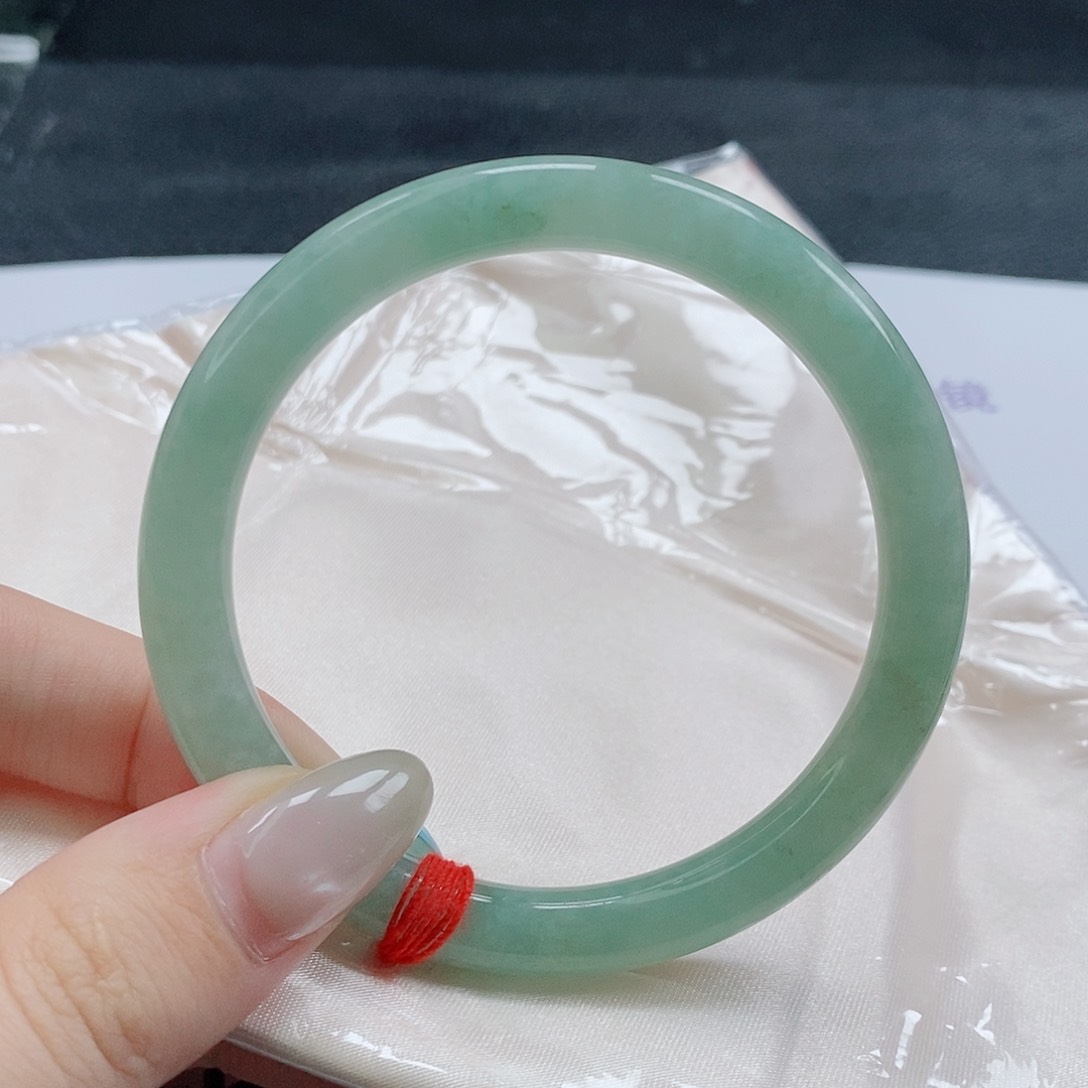 【闪购商品】未镶嵌手镯（圆镯）翡翠465号