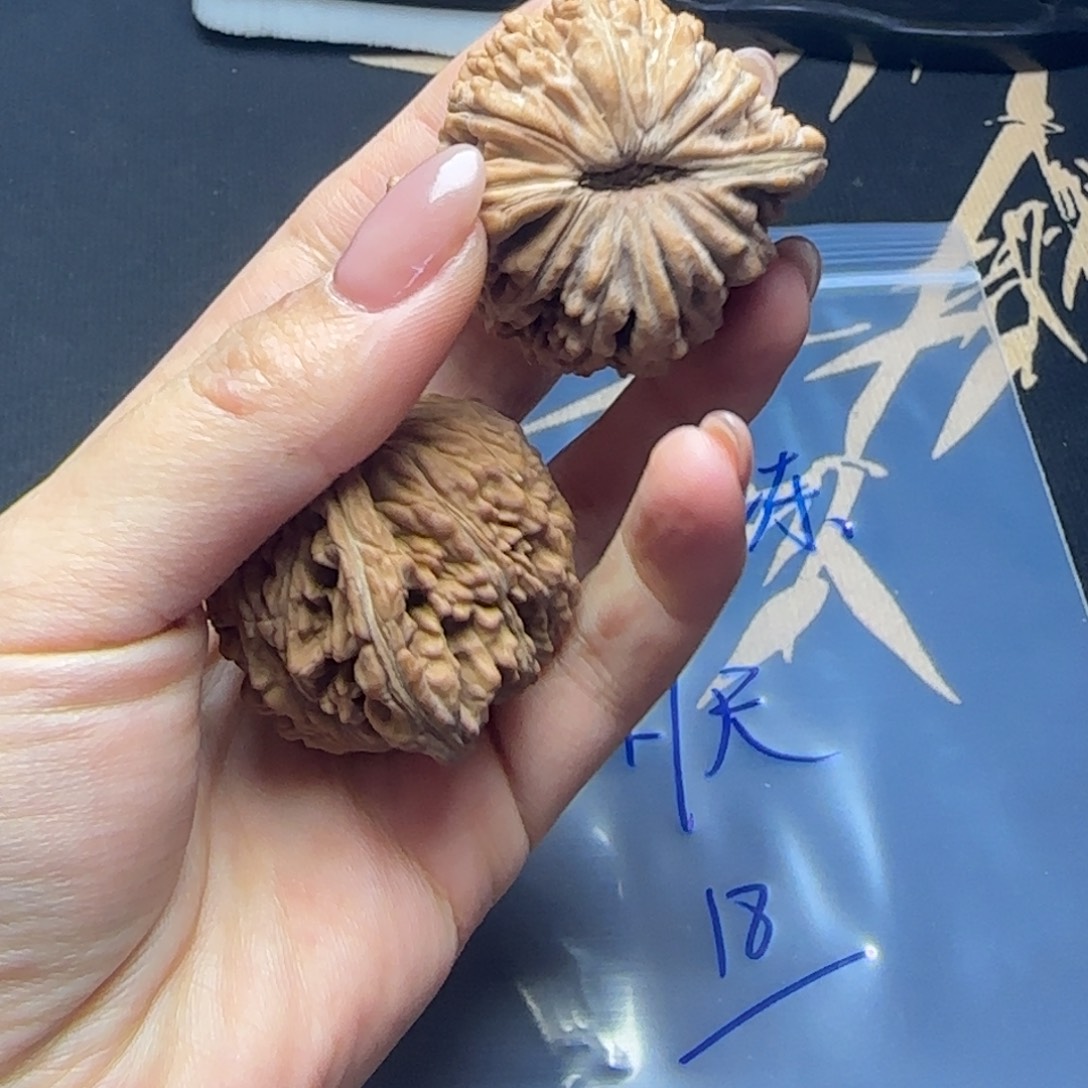 椰***V大叶紫檀（黑酸枝木类）