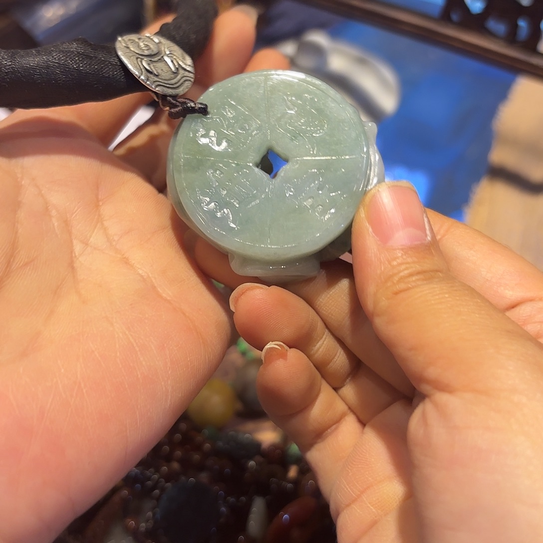 翡翠未镶嵌挂件你