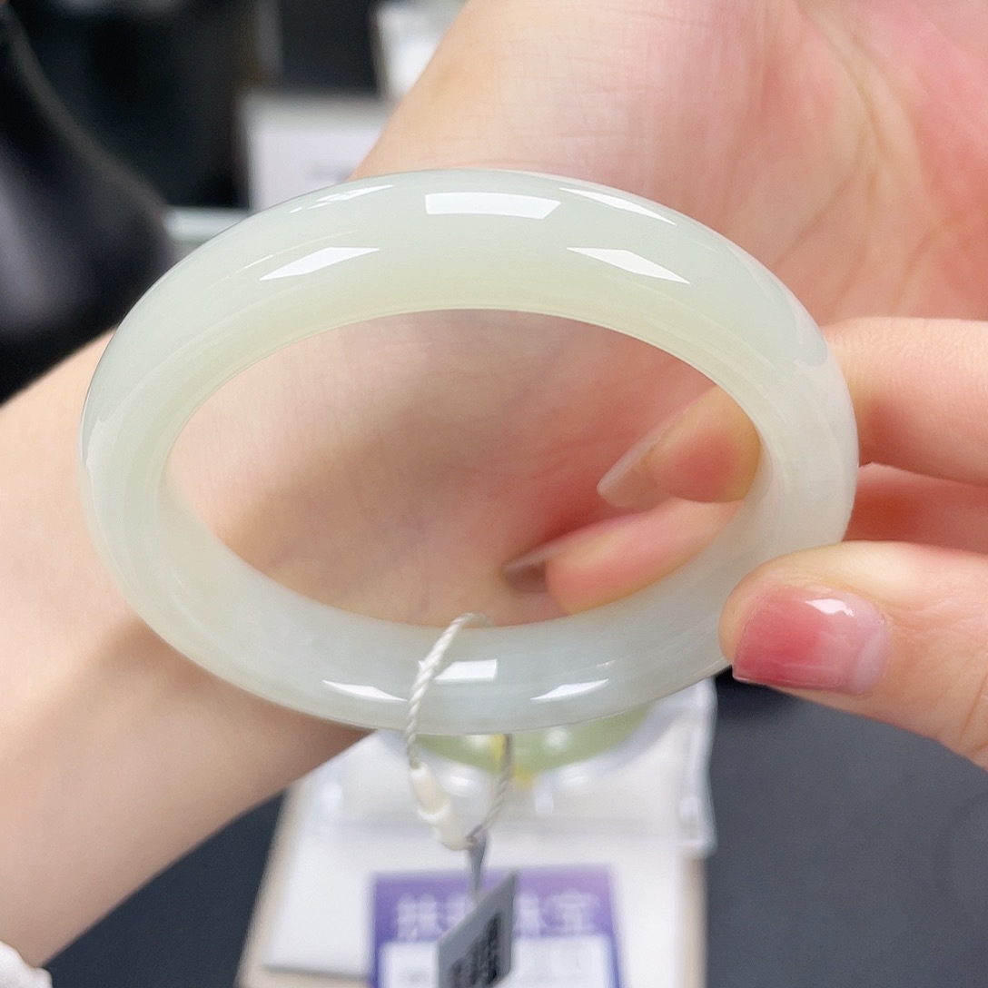 和田玉手镯54未镶嵌