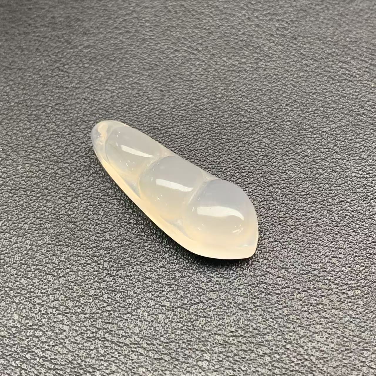 天然玛瑙玉髓福豆挂件