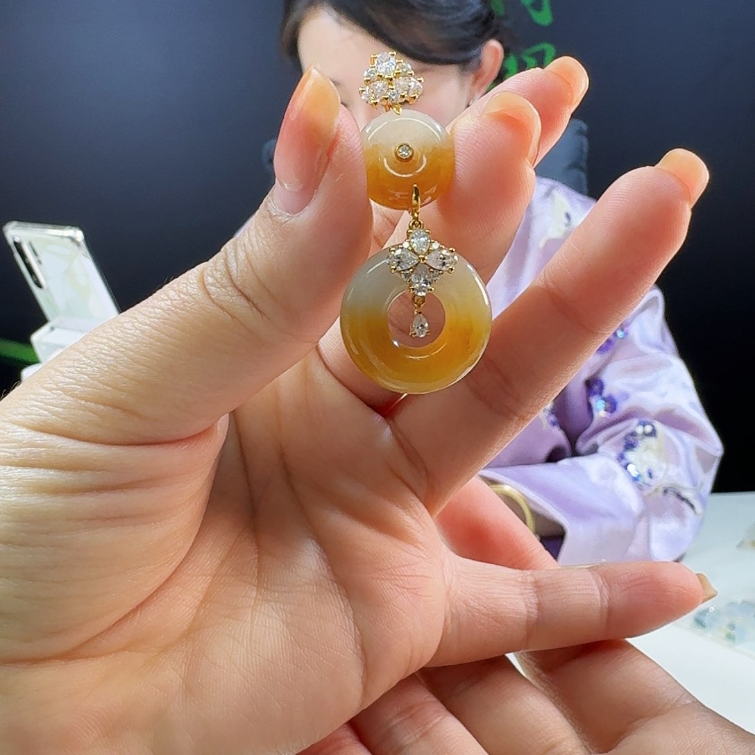 翡翠吊坠(不含链)18K金镶嵌冬****干18k镶嵌