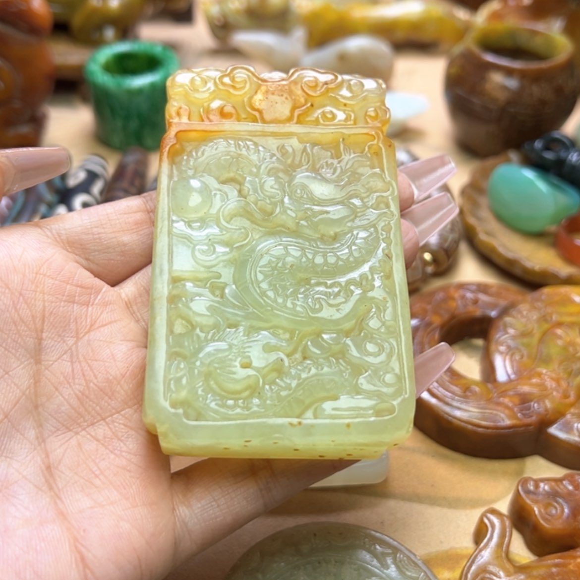 【闪购商品】蛇纹石玉颈饰未镶嵌