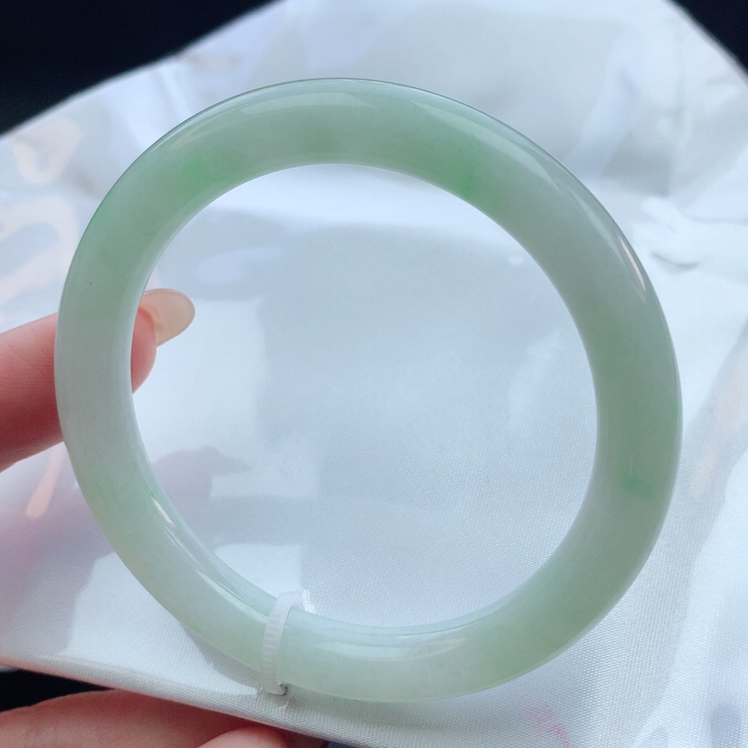 翡翠手镯未镶嵌55圆条881260