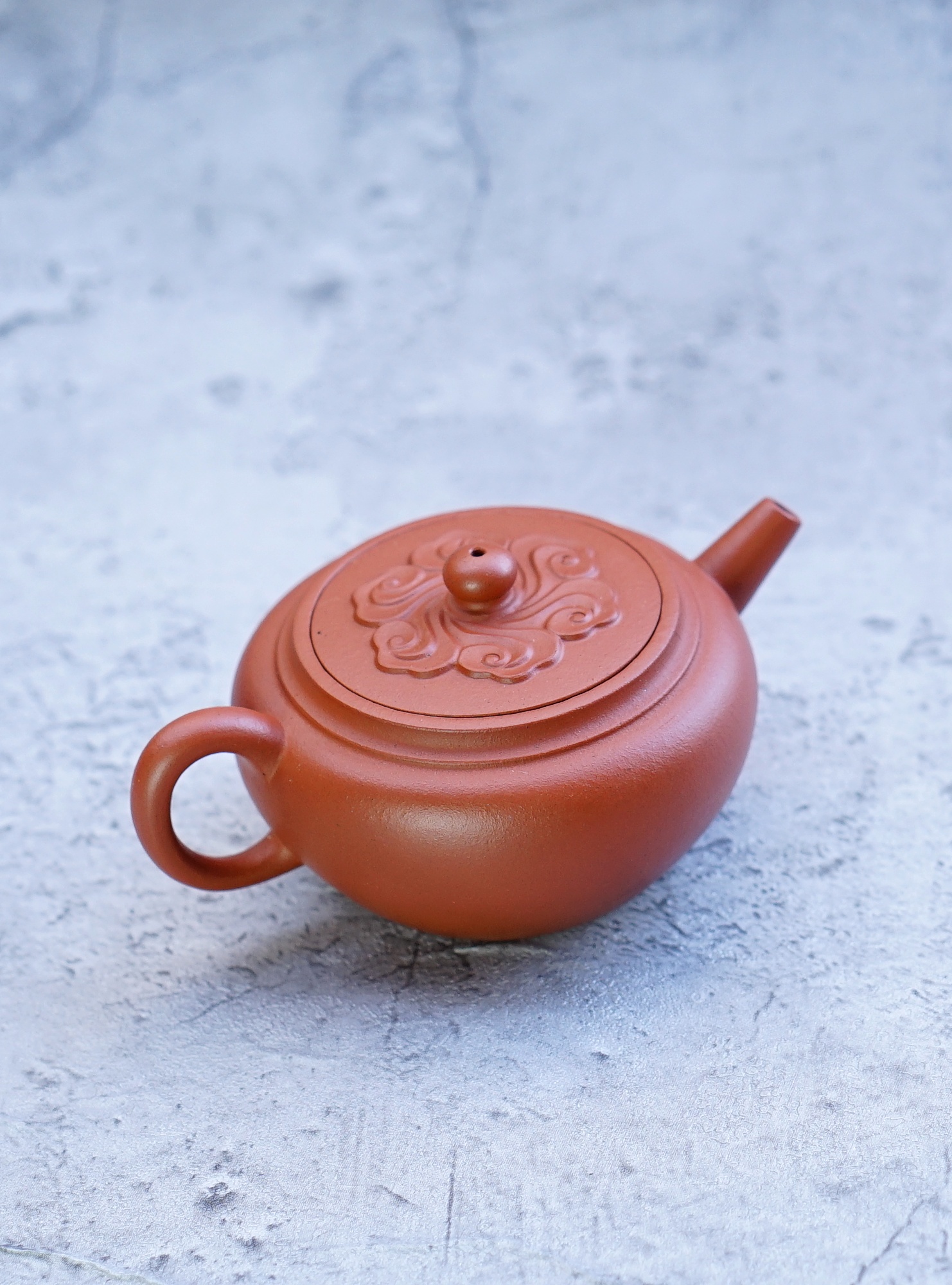 【嗜茗茶器】～定制 塵外款 子琪祥云壶 小红泥 120cc半手精工