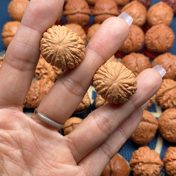 文玩核桃把件手捻