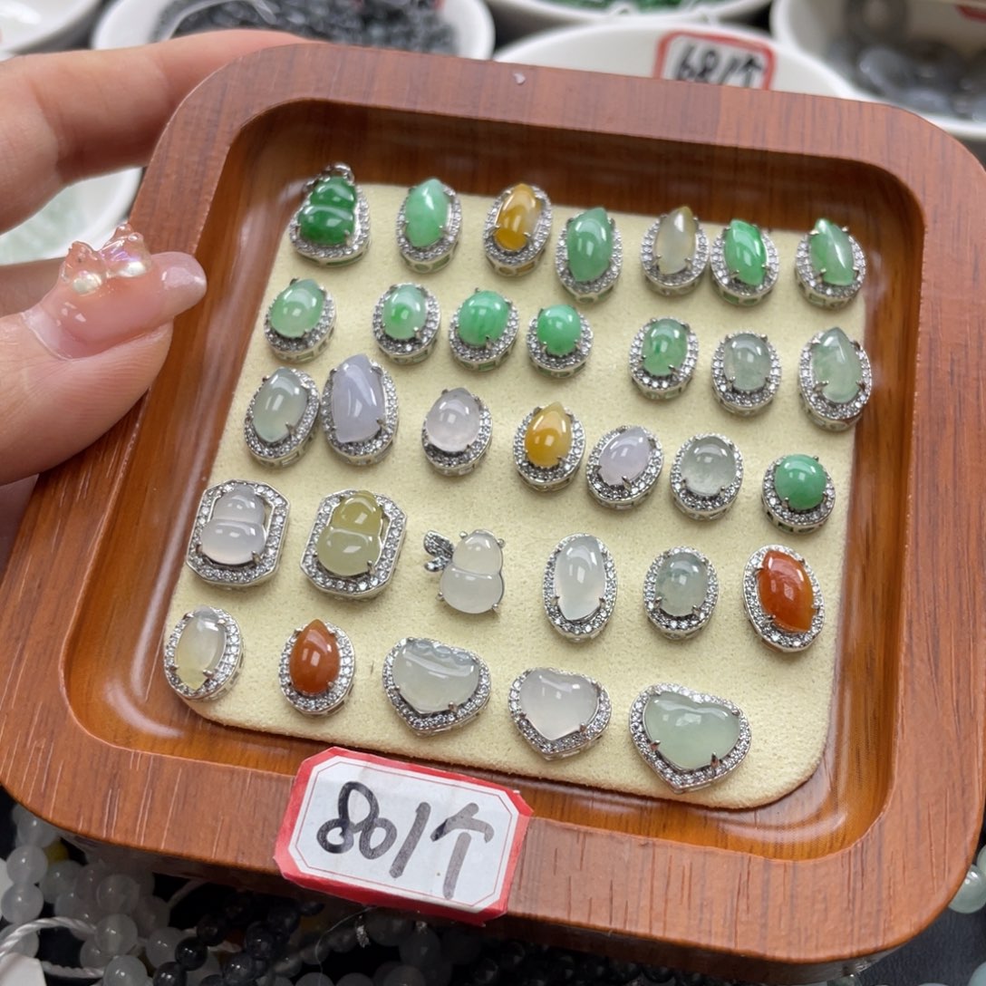 翡翠未镶嵌颈饰80一个可挑