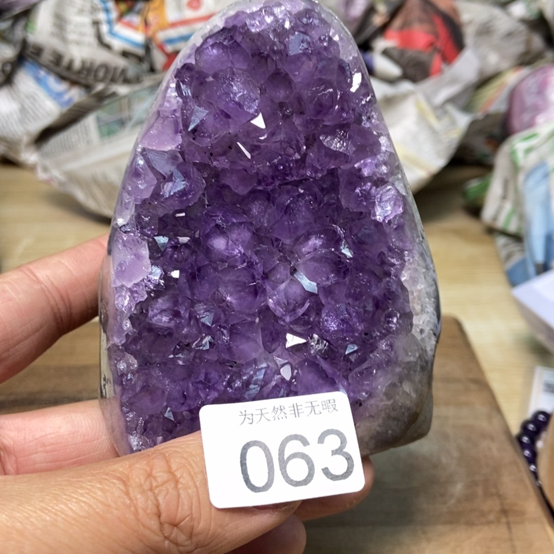 紫晶天然水晶摆件未镶嵌