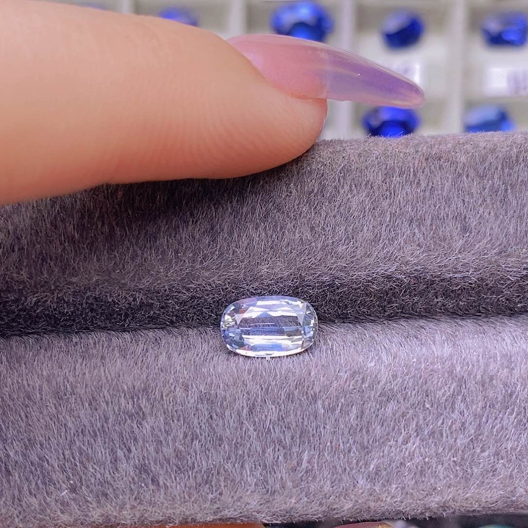裸石蓝宝石浅蓝色通透玻璃体1.44ct/3663号