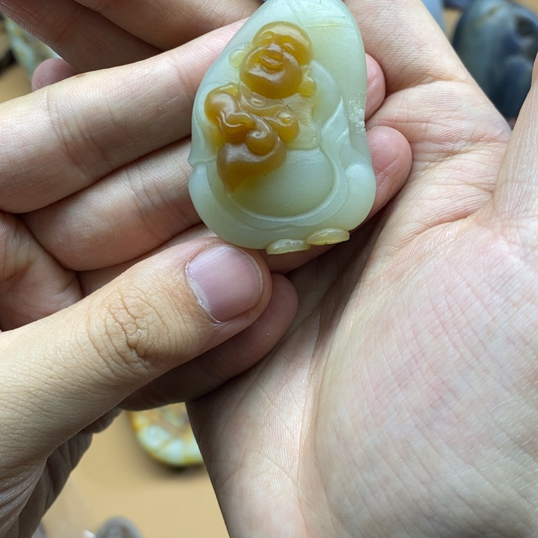 和田玉未镶嵌挂件定制