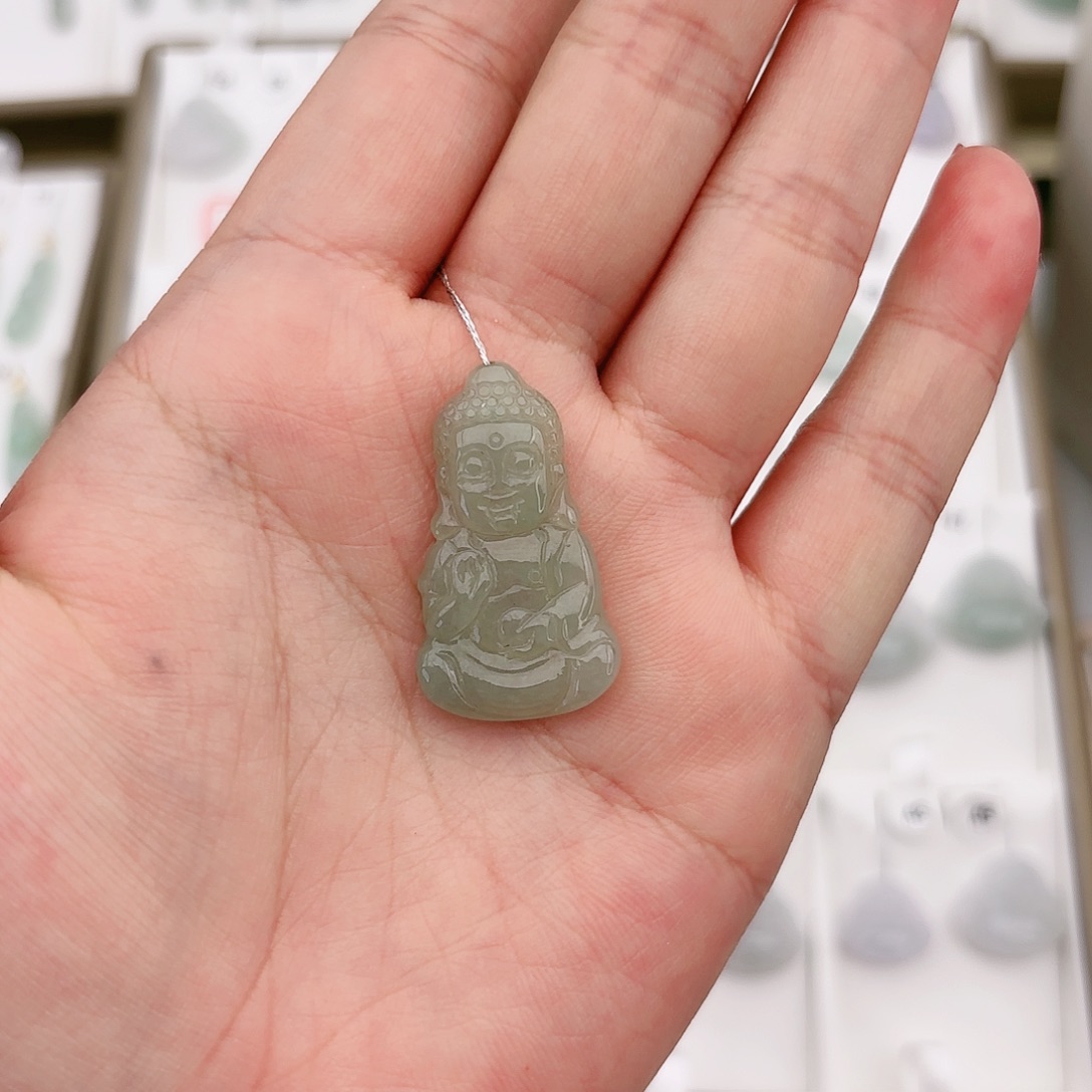 翡翠颈饰未镶嵌宝宝佛