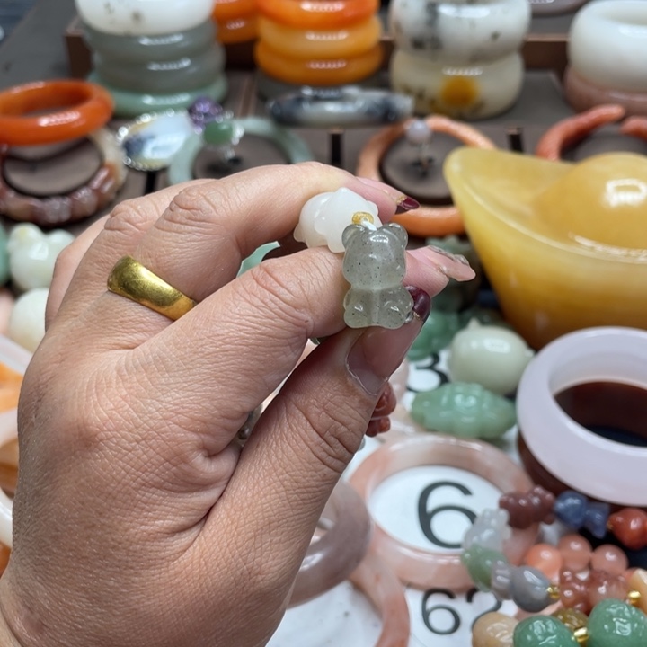 石英质玉手镯合金小*严2个