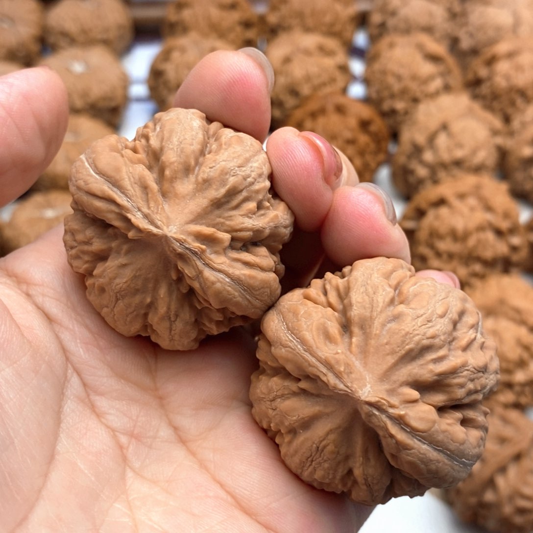 【闪购商品】文玩核桃吊坠40尺霸王龙