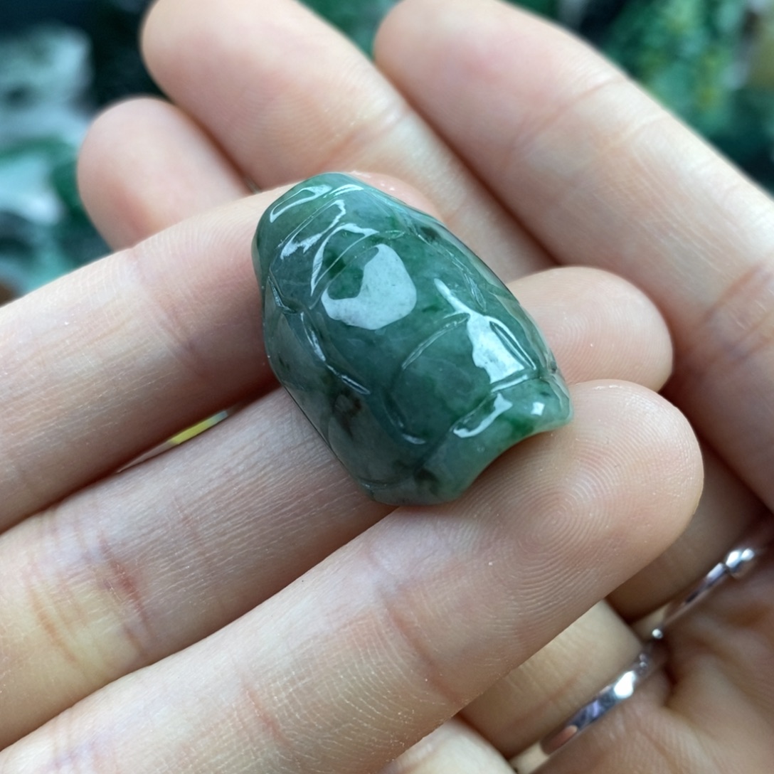 翡翠颈饰未镶嵌吊坠