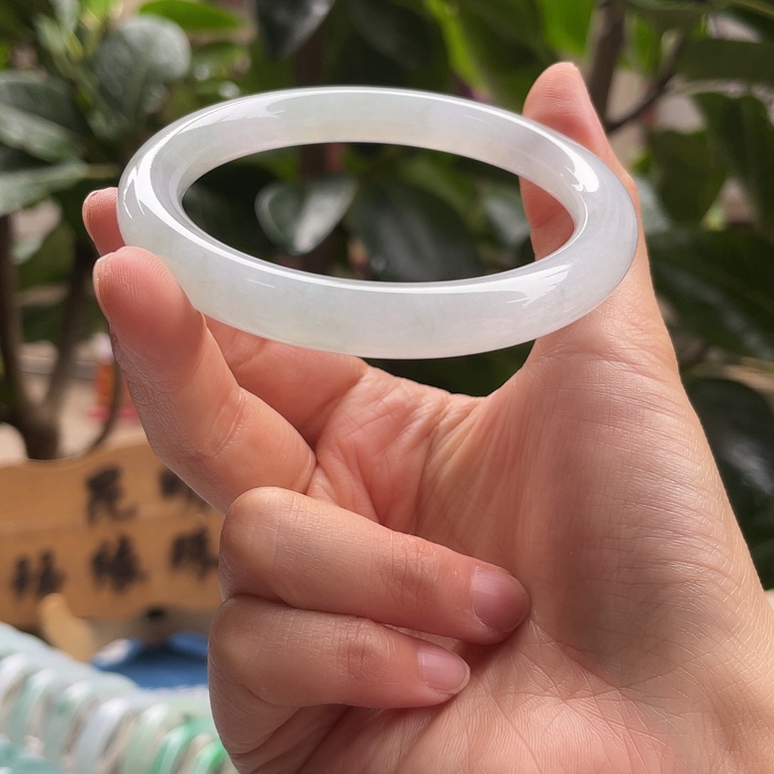 翡翠手镯未镶嵌58圆条