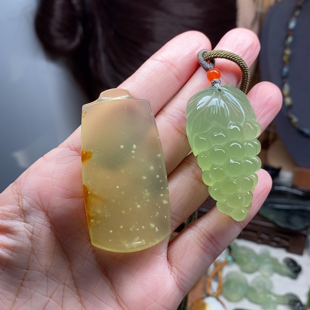 蛇纹石玉未镶嵌挂件