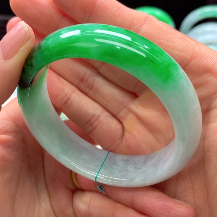 【闪购商品】翡翠手镯未镶嵌芷*天然翡翠手镯