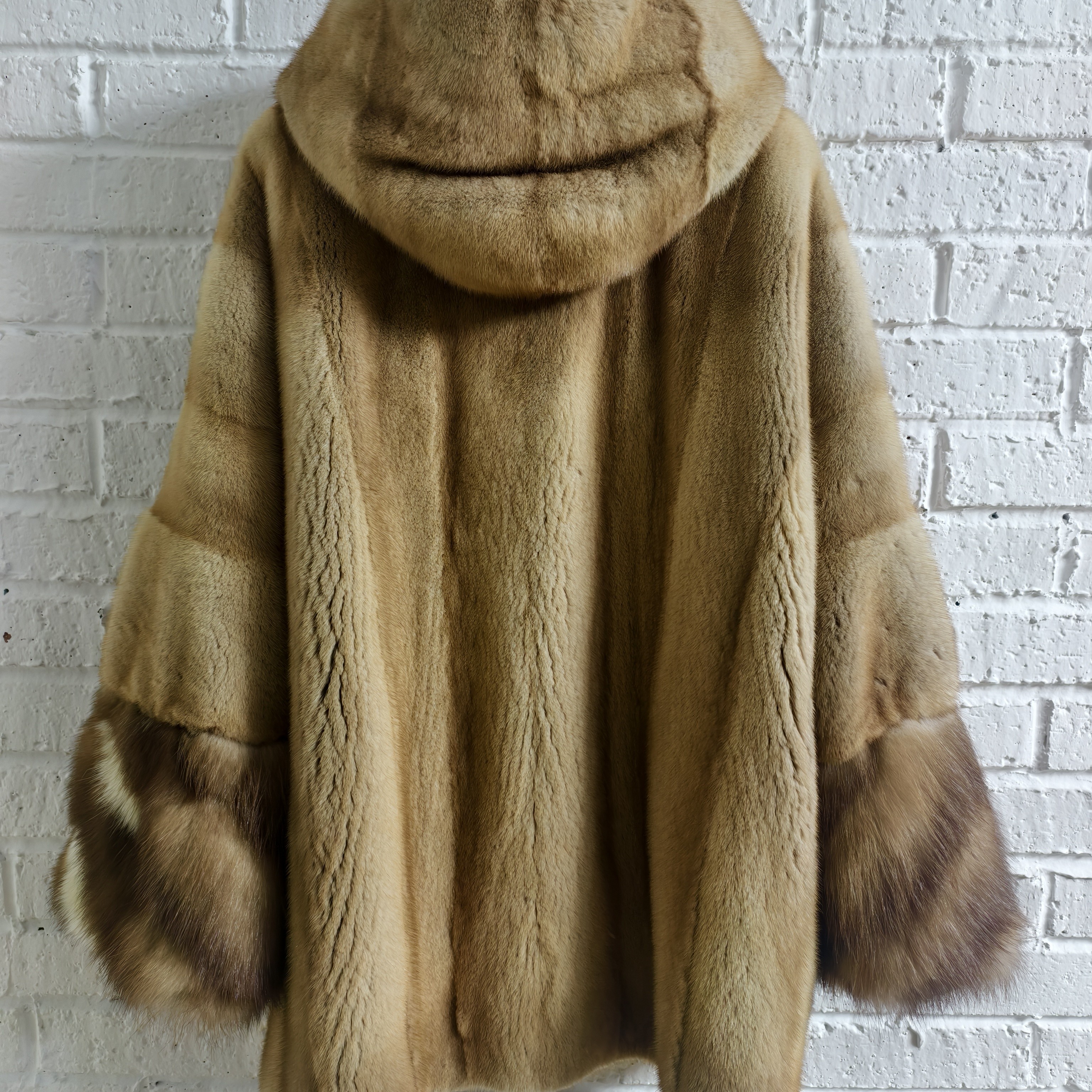 冬季时尚中长款连帽外套妈妈款