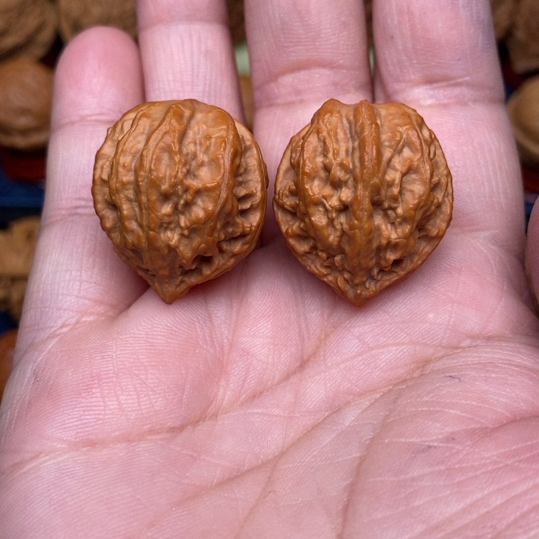 文玩核桃把件手捻粗筋