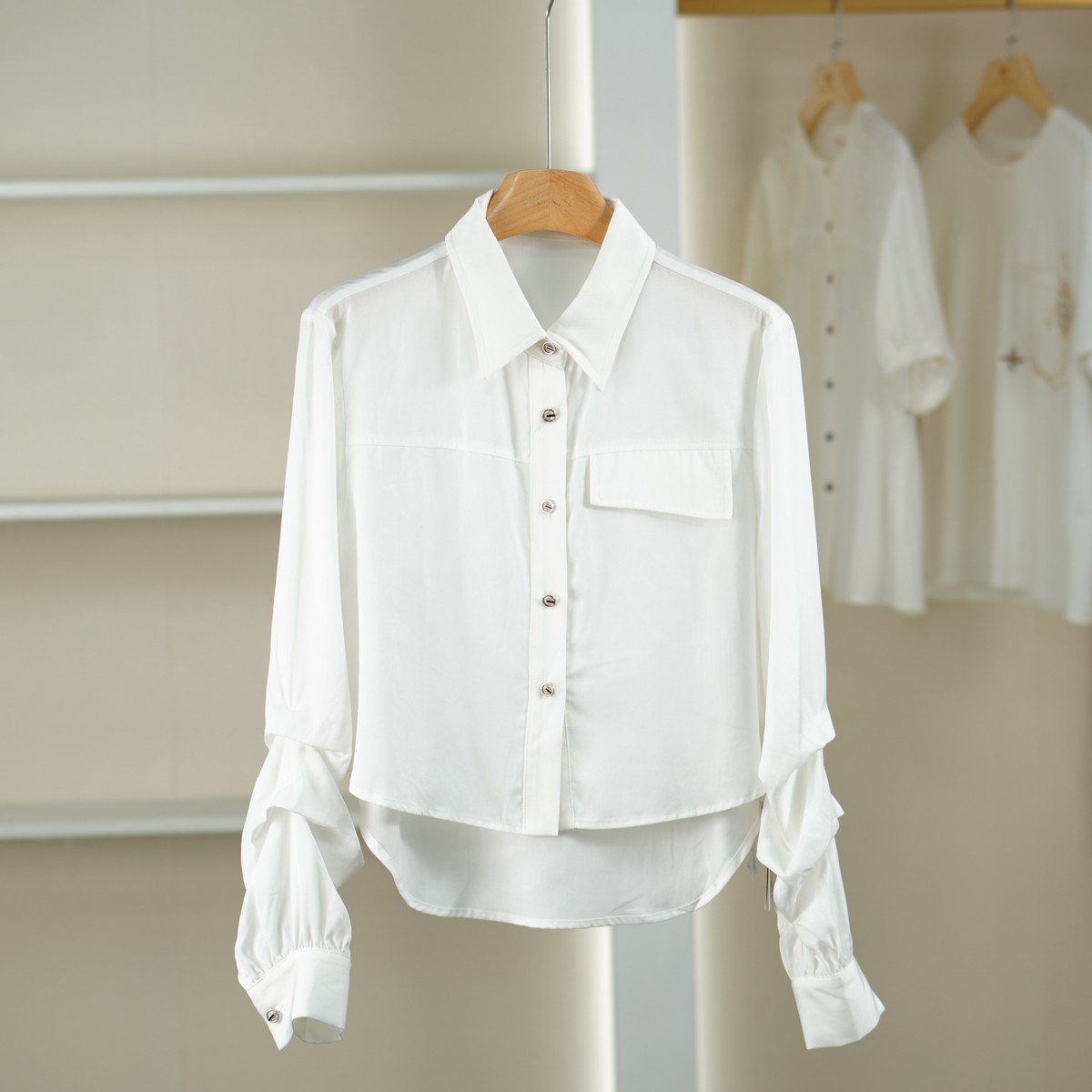 麦迪尚品 一路童行【沙YM】31020129设计感长袖衬衫春季女品牌折扣