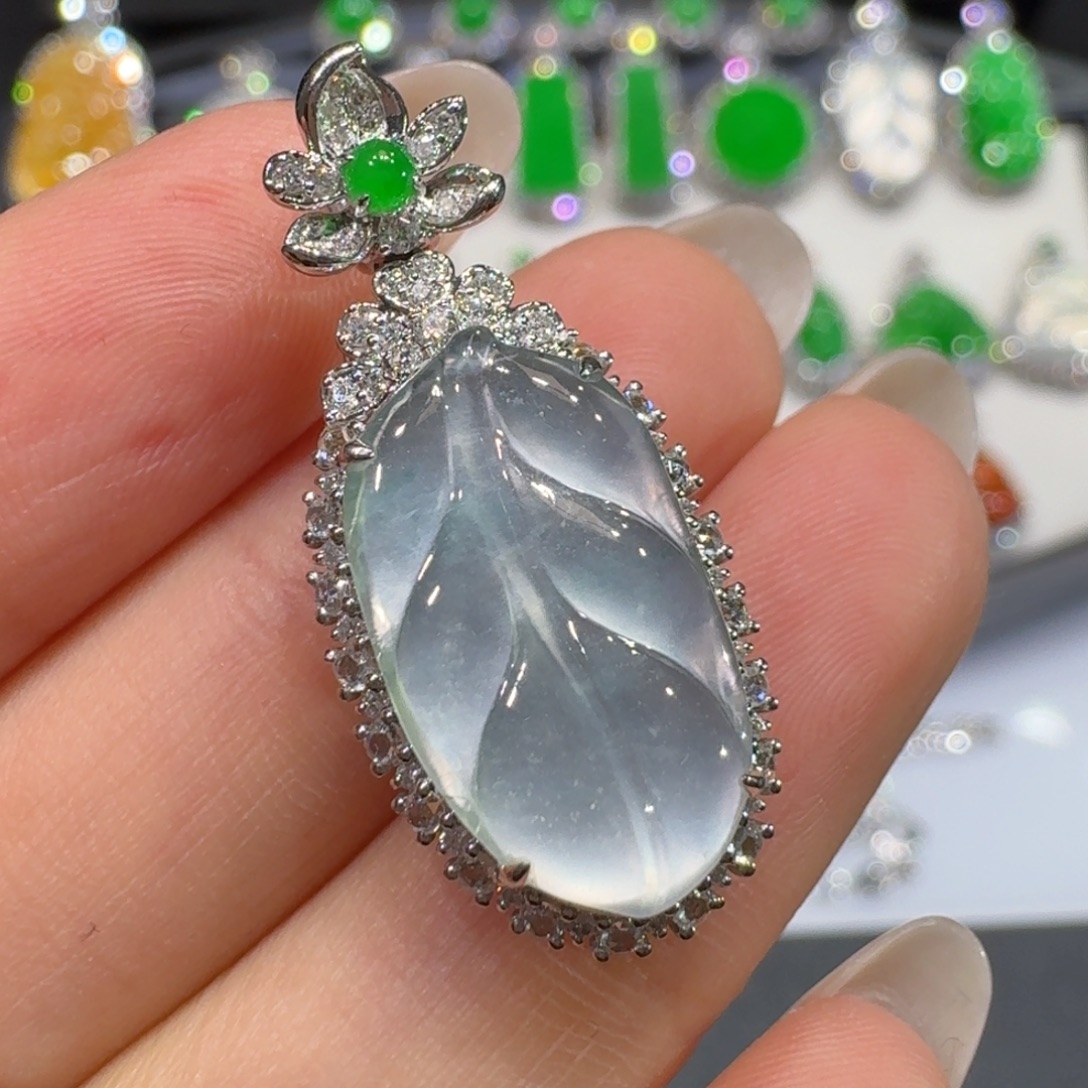 翡翠18K金镶嵌颈饰收到货48小时鉴赏期