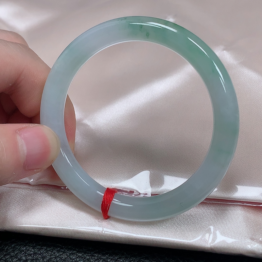 天然缅甸A货翡翠55冰胶质感飘花圆条手镯(A560#)