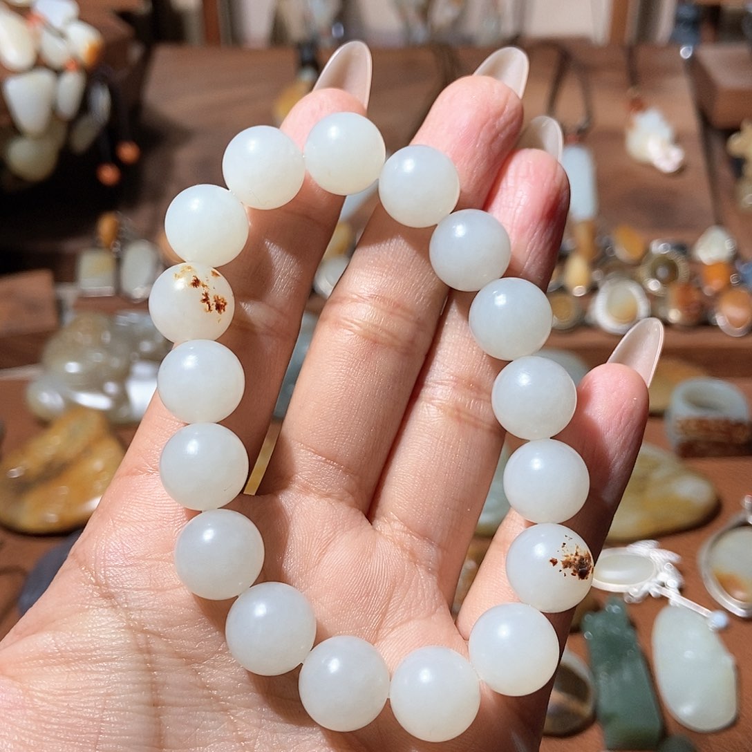 和田玉颈饰未镶嵌