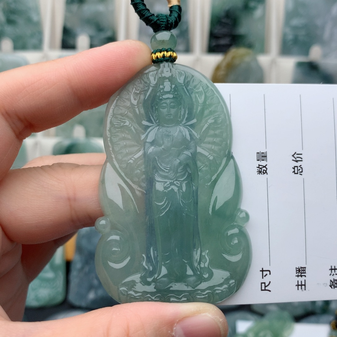 翡翠颈饰未镶嵌千手观音