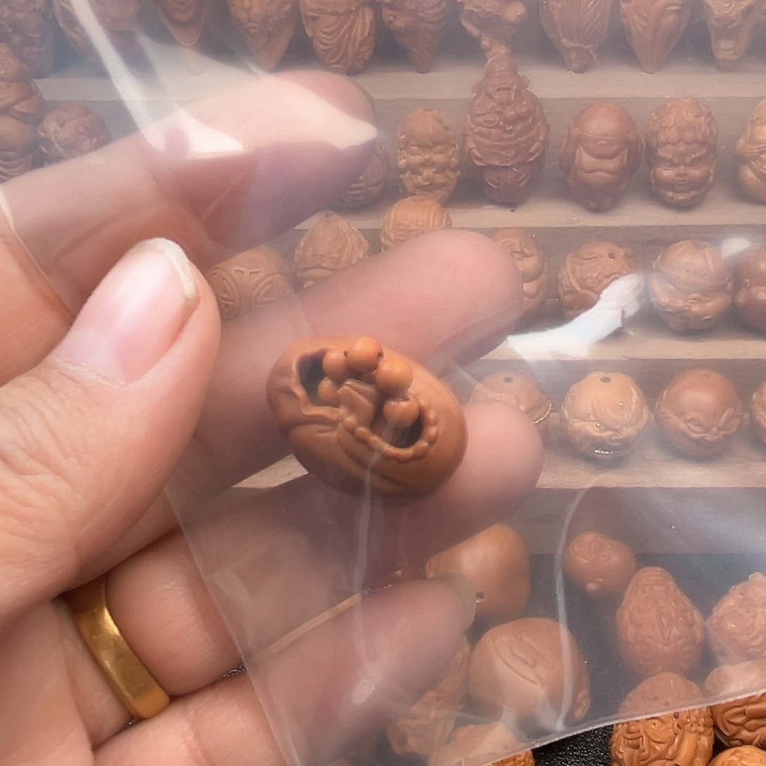 猴头核桃吊坠6穿手捻