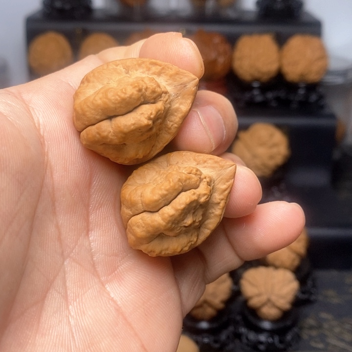 文玩核桃吊坠羊头蟾