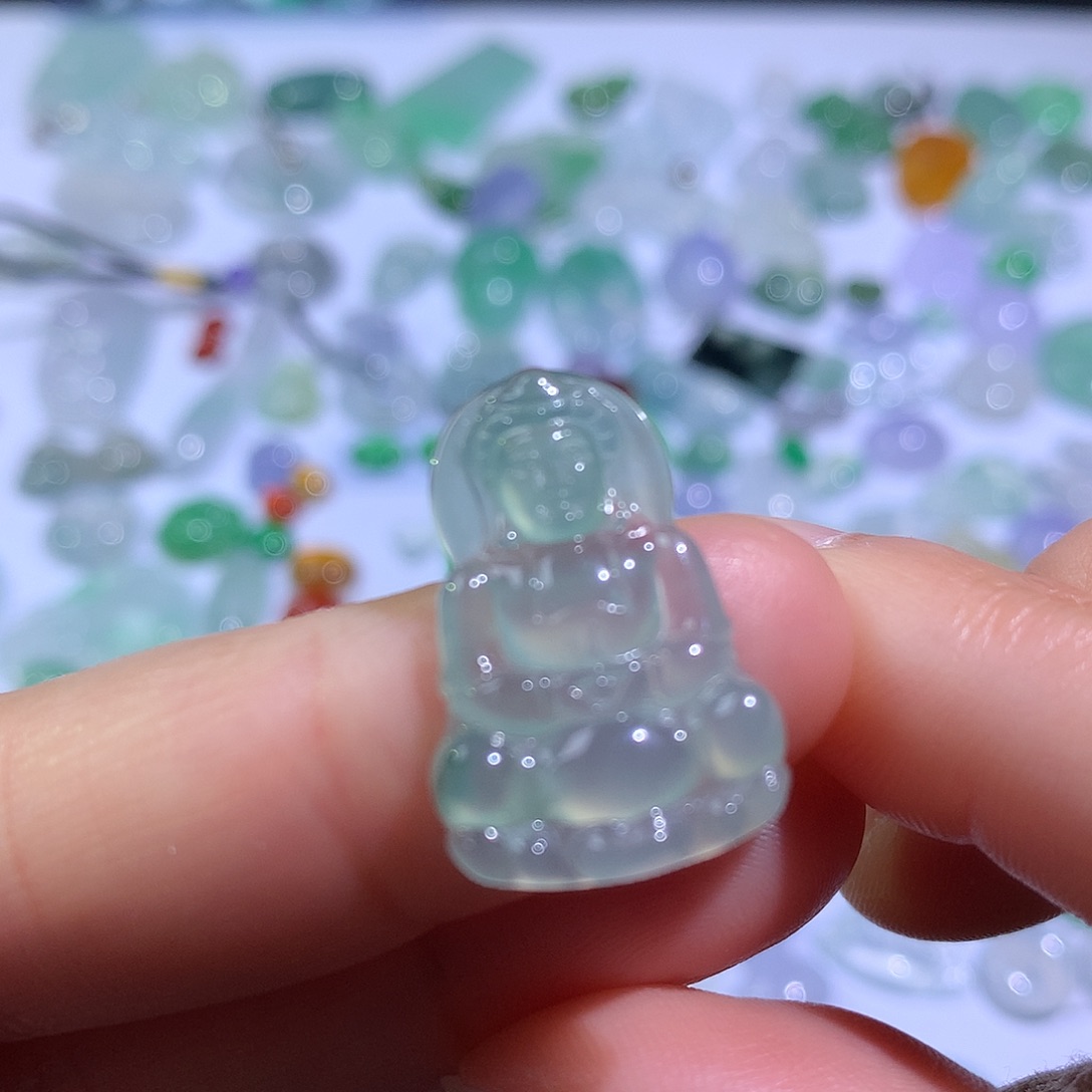 翡翠颈饰未镶嵌小观音