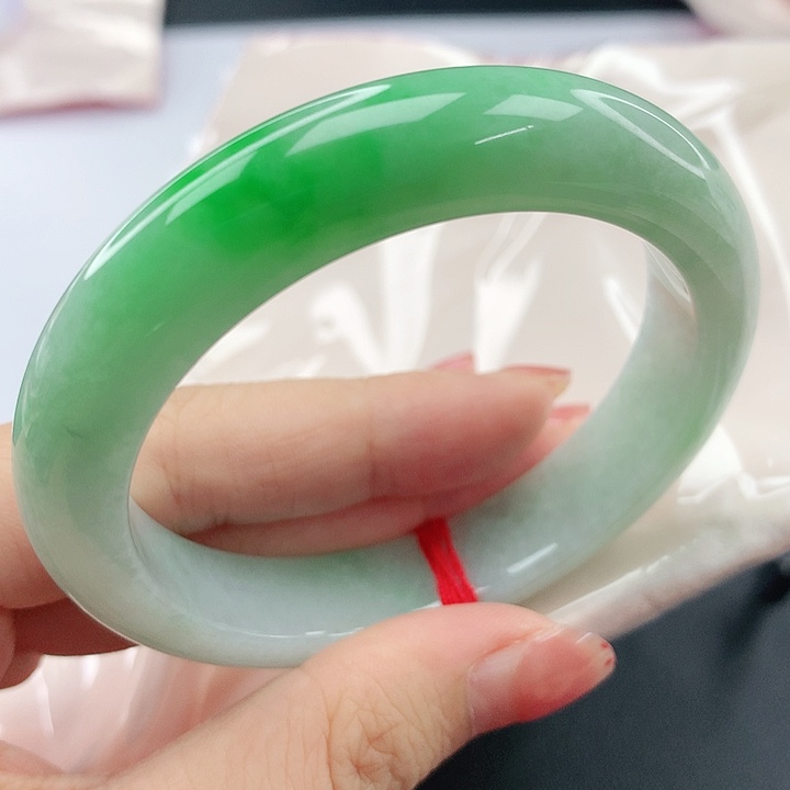 翡翠手镯未镶嵌，779