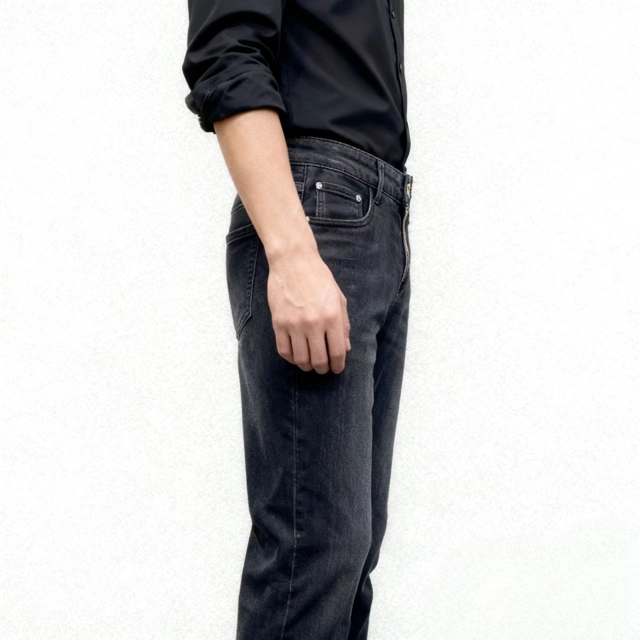 【老何童装】男士品牌时尚牛仔裤3Y175A