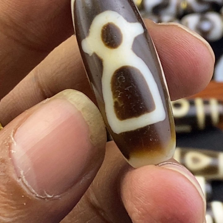 只买单纯的吊坠，没带链子，属的性质。