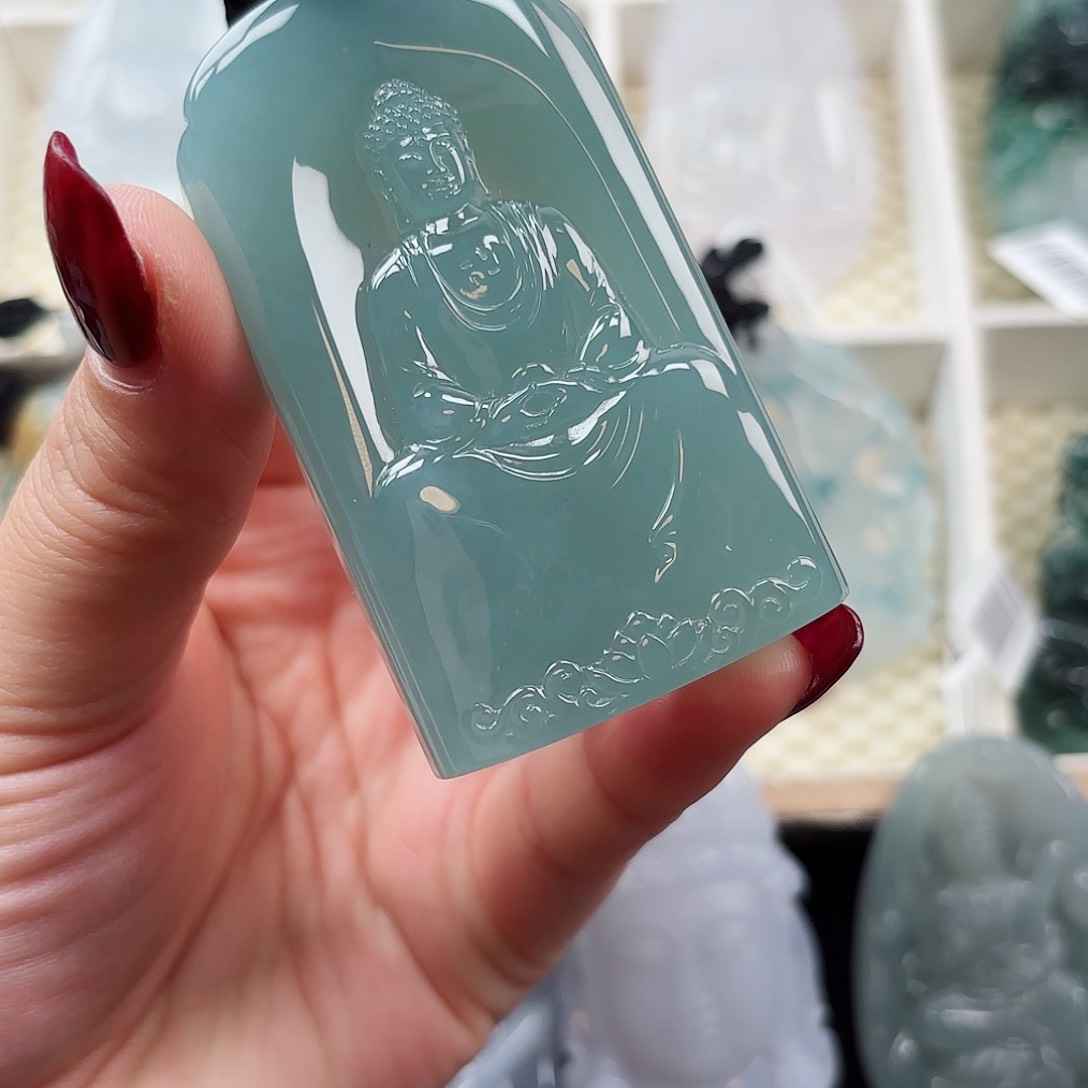 翡翠颈饰未镶嵌奥**曼大日