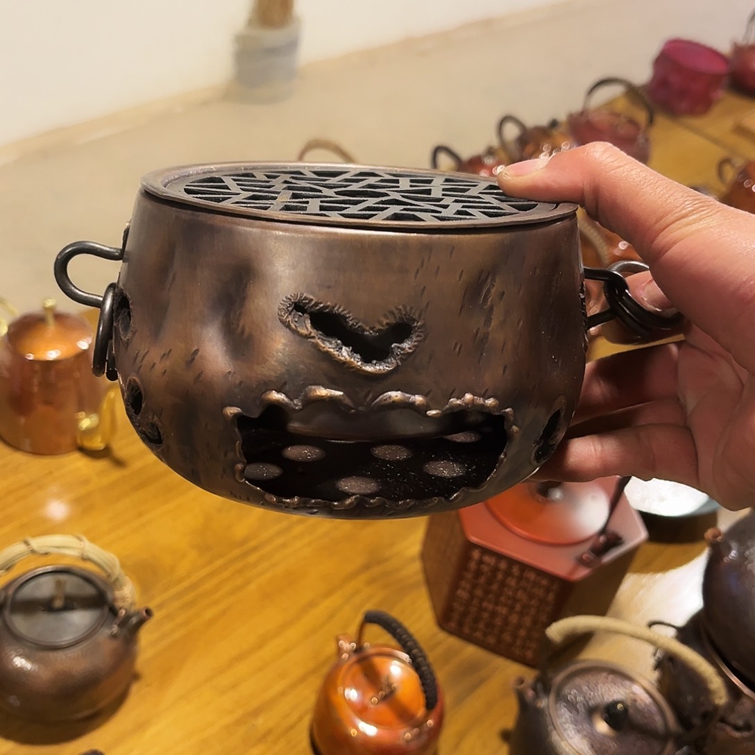 紫铜小丑炉子手工锻打工艺