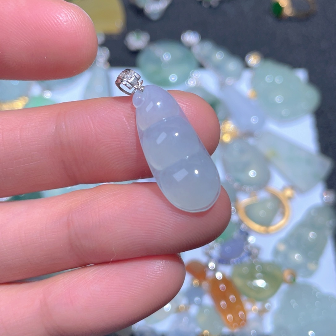 翡翠颈饰18K金镶嵌翡翠