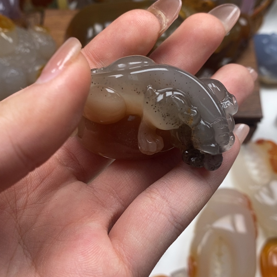 X***C玛瑙/玉髓未镶嵌颈饰