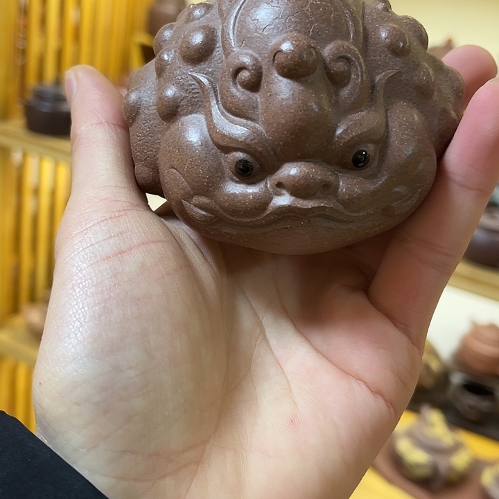 紫砂茶杯夜*鹰紫砂雪花段抱财金蟾茶宠