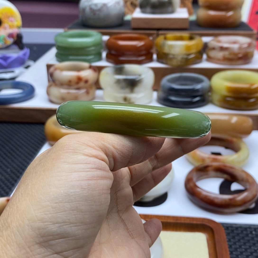 石英质玉手镯未镶嵌想*