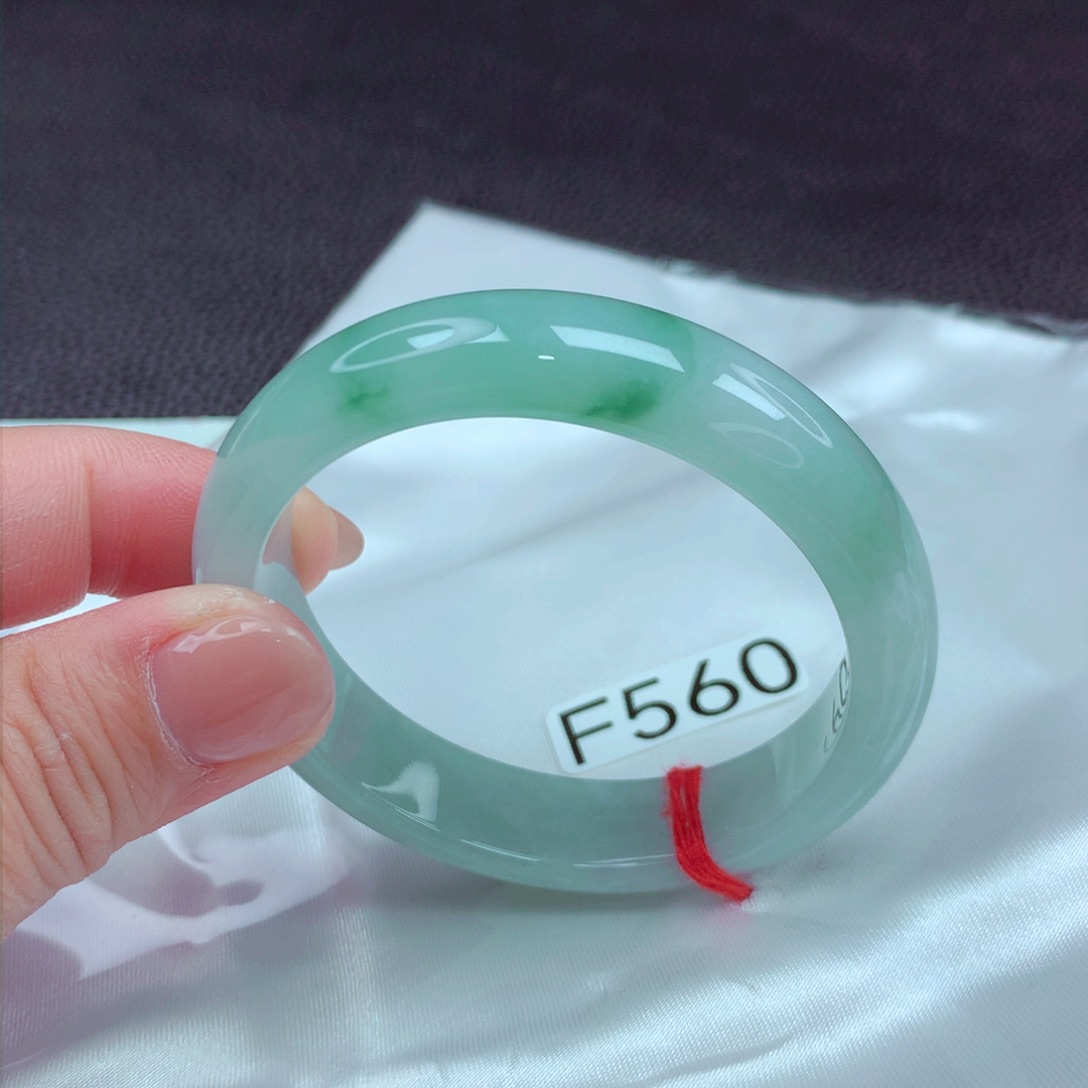 翡翠手镯未镶嵌手镯88