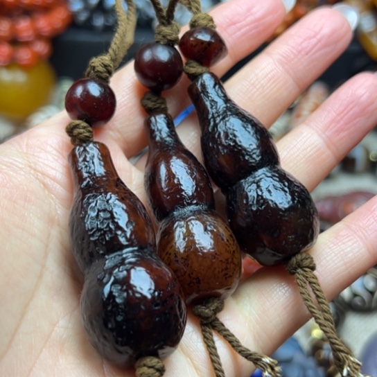 王***宇玛瑙/玉髓未镶嵌颈饰