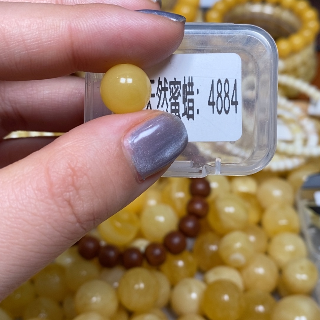 蜜蜡未镶嵌珠宝奇石4884