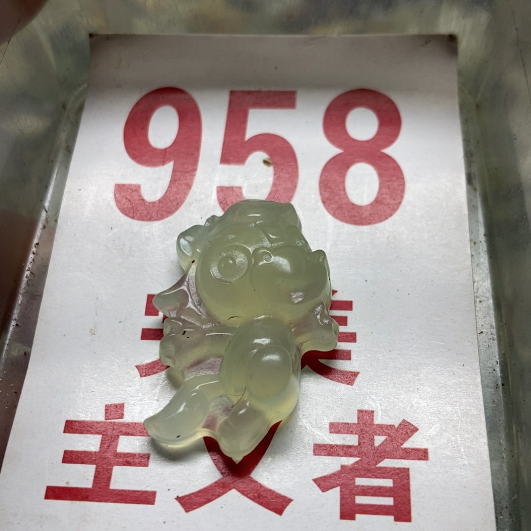 蛇纹石玉挂坠未镶嵌