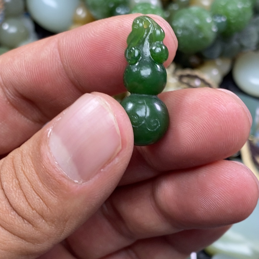 和田玉吊坠未镶嵌