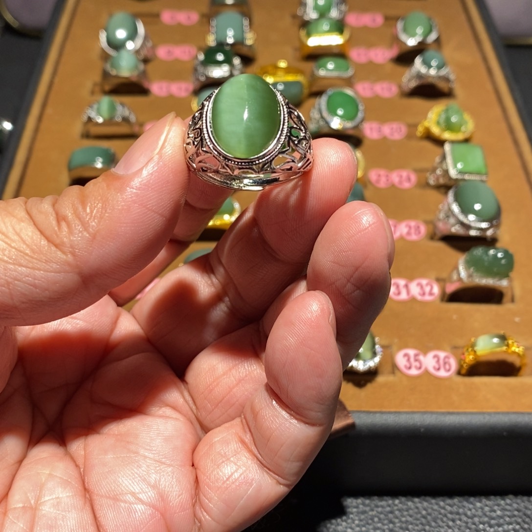 和田玉未镶嵌戒指