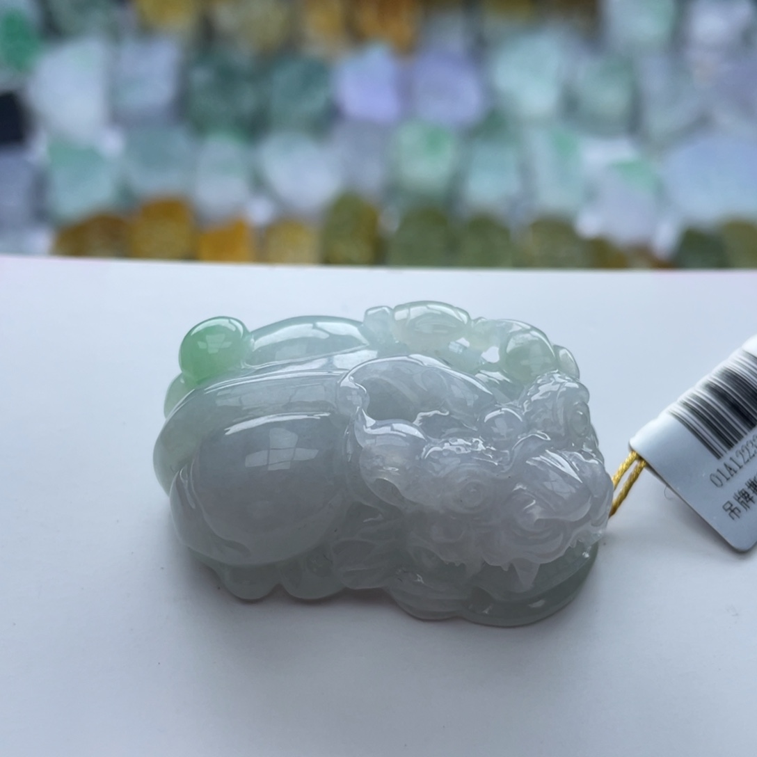 翡翠颈饰未镶嵌貔貅